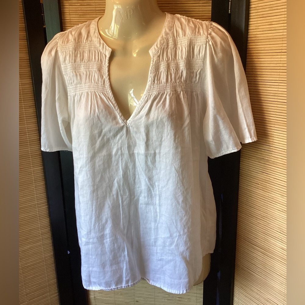 💗 GAP Smocked Blouse XS White Cotton EUC short sleeves - Picture 2 of 8
